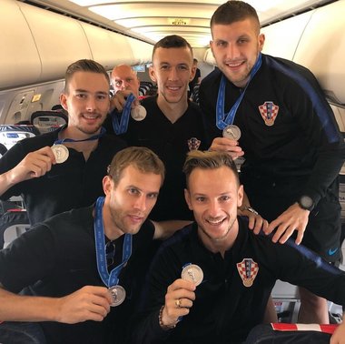 Naţionala Croaţiei a revenit la Zagreb; 100.000 de oameni sunt aşteptaţi la defilarea din capitala croată