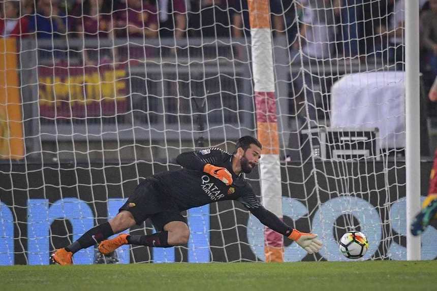 Alisson a devenit cel mai scump portar din istorie: Liverpool a plătit 62,5 milioane de euro clubului AS Roma pentru el