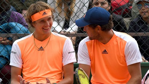 Alexander Zverev a câştigat duelul cu fratele Mischa, în optimi la Washington