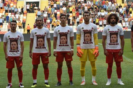 Malatyaspor, tricouri de susţinere a lui Mesut Ozil la un meci amical cu Gazişehir Gaziantep