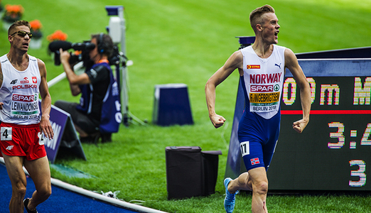 Fraţii Filip, Henrik şi Jakob Ingebrigtsen concurează în finala de 1.500 m, la Campionatele Europene de atletism