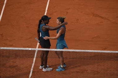 Finala de la Montreal, între Simona Halep şi Sloane Stephens, a început