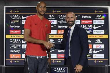 Mijlocaşul Steven Nzonzi, campion mondial cu Franţa, a semnat cu AS Roma
