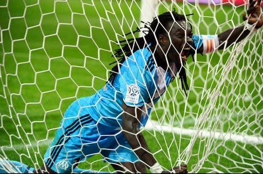 Bafétimbi Gomis va evolua la Al Hilal