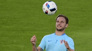 Dorit de PSG, Ivan Rakitici anunţă că rămâne la FC Barcelona 