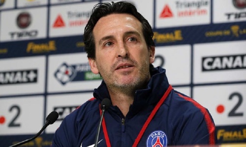 Unai Emery dezminte că l-ar fi exclus din lot pe Ozil: El era bolnav şi s-a dus acasă