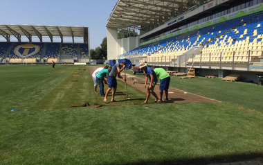 Gazonul de pe stadionul “Ilie Oană” a fost înlocuit în mai multe zone