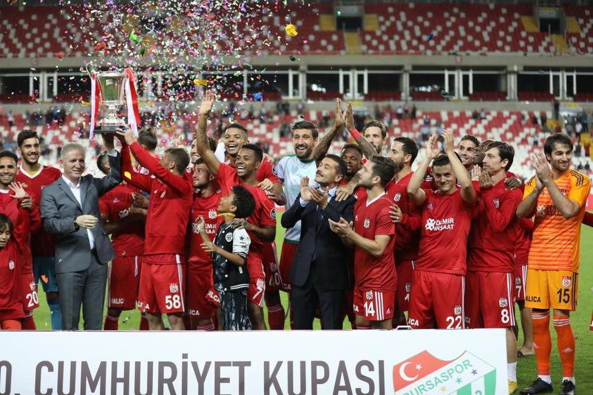 Torje şi Papp l-au învins pe Stancu şi au câştigat cu Sivasspor competiţia amicală Cumhuriyet Kupasi