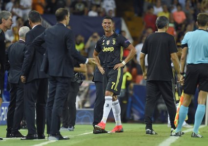 Cristiano Ronaldo a fost suspendat un joc după eliminarea de la meciul cu Valencia