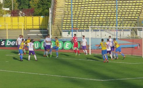 FC Argeş a învins cu scorul de 3-0 Petrolul Ploieşti, în Liga II