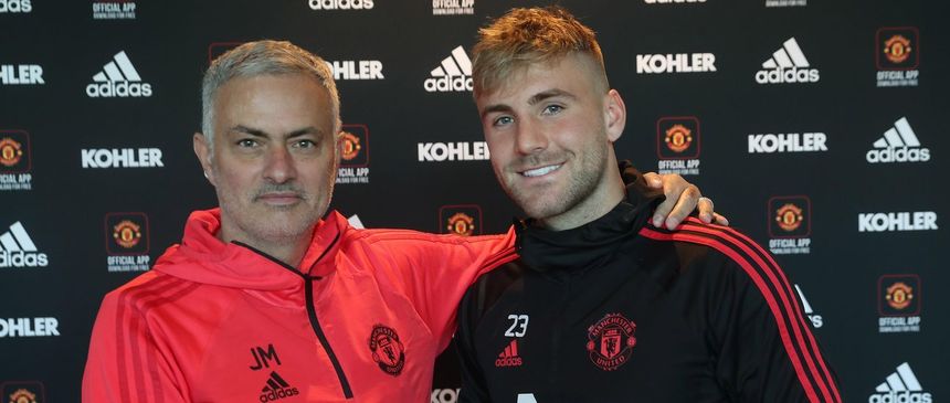 Luke Shaw şi-a prelungit contractul cu Manchester United