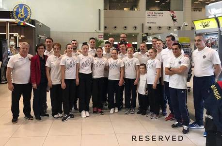 CM gimnastică: Delegaţia României, formată din 12 sportivi, a plecat la Doha; Marian Drăgulescu face parte din lot