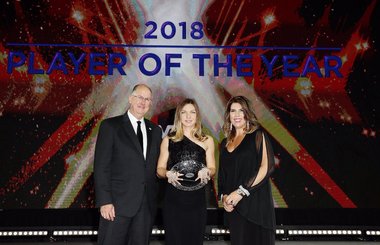 Simona Halep, după ce a primit trofeul WTA la gala de la Singapore: Cel mai bun an. Le mulţumesc fanilor mei