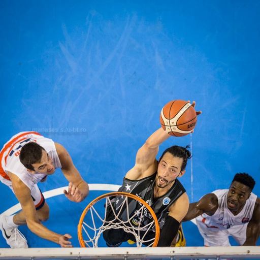 U BT Cluj – Steaua Bucureşti, scor 67-71, în derbiul etapei a III-a a Ligii Naţionale de baschet masculin