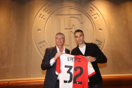 Robin Van Persie se retrage la finalul sezonului