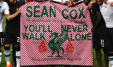 Jurgen Klopp şi Seamus Coleman au făcut donaţii pentru un fan atacat de suporteri rivali înaintea unui meci din semifinalele LC