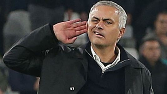 Mourinho, după ce a făcut un gest provocator către fani la Torino: Mi-au insultat familia 90 de minute