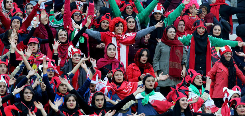 Sute de femei iraniene au putut asista la finala Ligii Campionilor Asiei