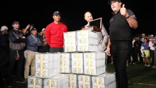 Golf: Phil Mickelson a câştigat "meciul secolului" cu Tiger Woods şi 9 milioane de dolari