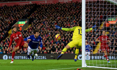Premier League: Liverpool a învins Everton cu 1-0, datorită unui gol în minutul 90+6, şi rămâne fără înfrângere în acest sezon