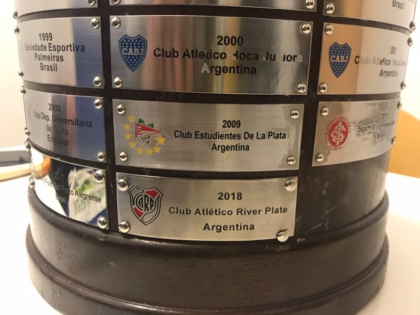 Eroare pe soclul trofeului Copei Libertadores, descoperită după nouă ani