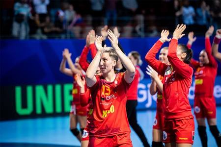 România - Olanda, pentru medalia de bronz la CE de handbal; pentru titlu vor lupta Rusia şi Franţa