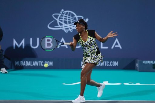 Venus Williams a învins-o pe Serena la un turneu demonstrativ, la Abu Dhabi