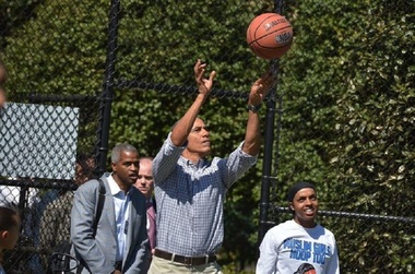 Bill Walton, legendă a NBA-ului, îl propune pe Barack Obama antrenor la UCLA