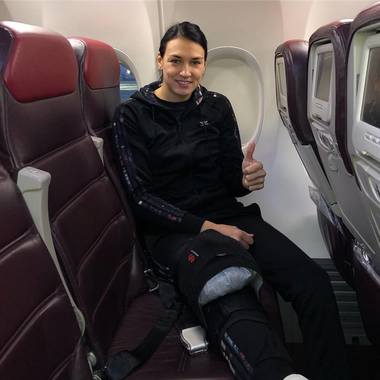 Cristina Neagu a plecat în Belgia, unde se va opera după ruptura de ligament la genunchiul drept
