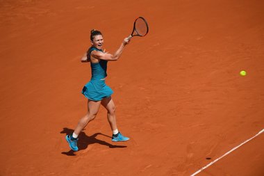 L'Equipe: Meritul Simonei Halep este că nu s-a descompus în faţa tsunamiului Serena Williams