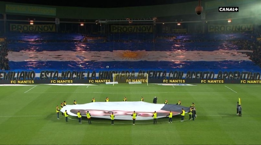 FC Nantes joacă pentru Sala împotriva Saint-Etienne, cu un mesaj de speranţă. Momente emoţionante înainte de startul jocului - VIDEO