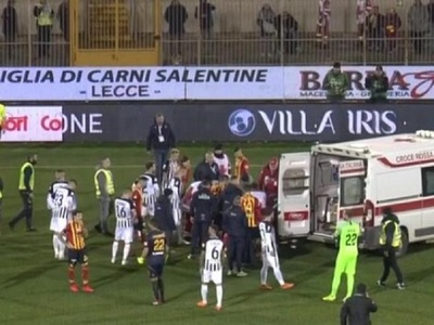 Emoţii în Serie B, la Lecce – Ascoli: Meciul a fost suspendat după ce un jucător şi-a pierdut cunoştinţa pe teren. Partida nu se mai dispută astăzi - VIDEO