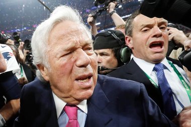 Proprietarul echipei New England Patriots, inculpat pentru că a avut relaţii cu prostituate