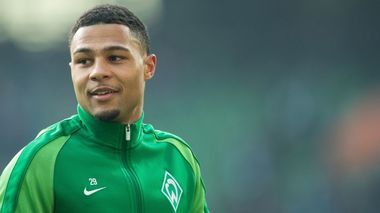 Mijlocaşul ofensiv Serge Gnabry şi-a prelungit contractul cu Bayern Munchen