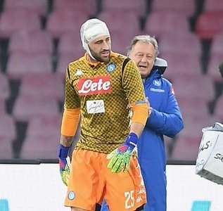 Portarul echipei Napoli, David Ospina, a ajuns la spital după ce s-a prăbuşit pe teren, la meciul cu Udinese