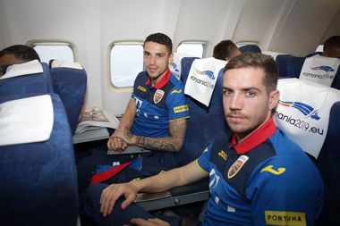 Echipa naţională a ajuns la Stockholm pentru meciul cu Suedia