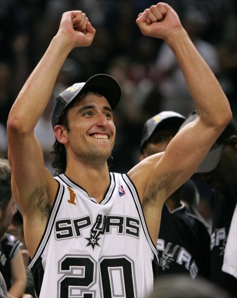 Tricoul cu numărul 20 purtat de Manu Ginobili la San Antonio Spurs a fost retras