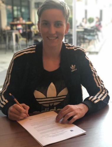 Handbalista Cristina Laslo, noua jucătoare a echipei Corona Braşov