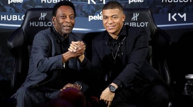 Pele a fost spitalizat noaptea trecută la Paris (presă)