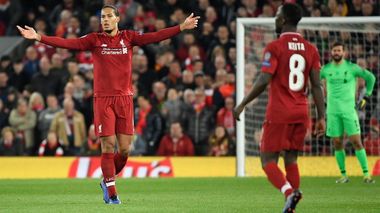 Liverpool a învins cu 2-0 FC Porto, în sferturile LC, meci la care Haţegan a fost arbitru de rezervă