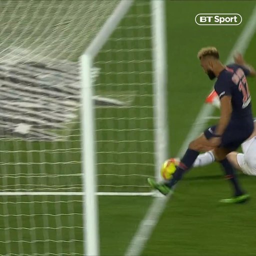 Chupo-Moting şi-a cerut iertare după ce a reuşit să împiedice marcarea unui gol de către echipa sa, PSG