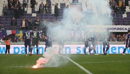 Răzvan Marin a marcat un gol, dar meciul Standard Liege – Anderlecht a fost oprit definitiv în minutul 31 din cauza fanilor echipei oaspete