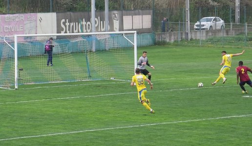 Petrolul Ploieşti, 1-3 cu Luceafărul Oradea, în Liga II. Prahovenii au încheiat meciul cu doi jucători eliminaţi