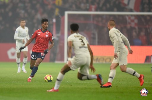 PSG, cu un eliminat şi doi accidentaţi în prima repriză, a fost învinsă cu 5-1 de Lille şi a ratat şansa de a câştiga din acest weekend titlul în Ligue 1