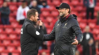 Liverpool a învins cu 5-0 Huddersfield Town şi a urcat pe primul loc în clasamentul campionatului Angliei