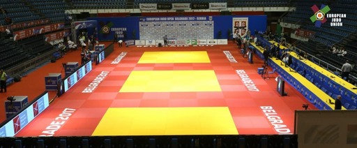 Judoka, descalificat după ce i-a căzut telefonul pe tatami - VIDEO