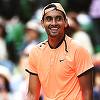"Copilul teribil" al tenisului, Nick Kyrgios, "loveşte" din nou: Nemulţumit de o decizie a arbitrului, a aruncat cu racheta şi un scaun pe teren la Roma - VIDEO