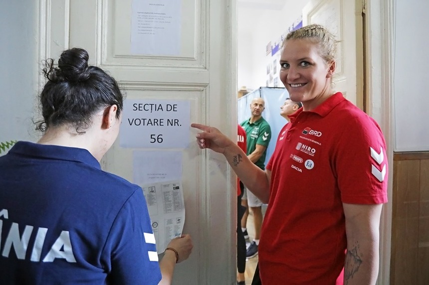 Naţionala de handbal feminin a votat la Brăila, unde se pregăteşte pentru Trofeul Carpaţi