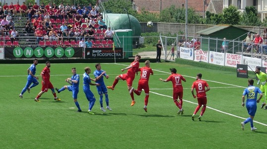 Petrolul a învins cu 4-2 echipa UTA, revenind de la 0-2, şi are în continuare şanse să ajungă la baraj