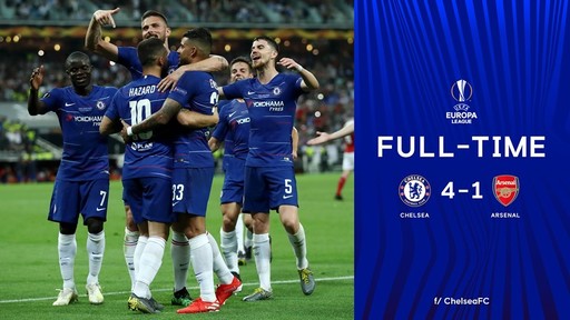 Căpitanul echipei Chelsea, Cesar Azpilicueta, a primit trofeul Ligii Europa de la preşedintele UEFA, Aleksander Ceferin
